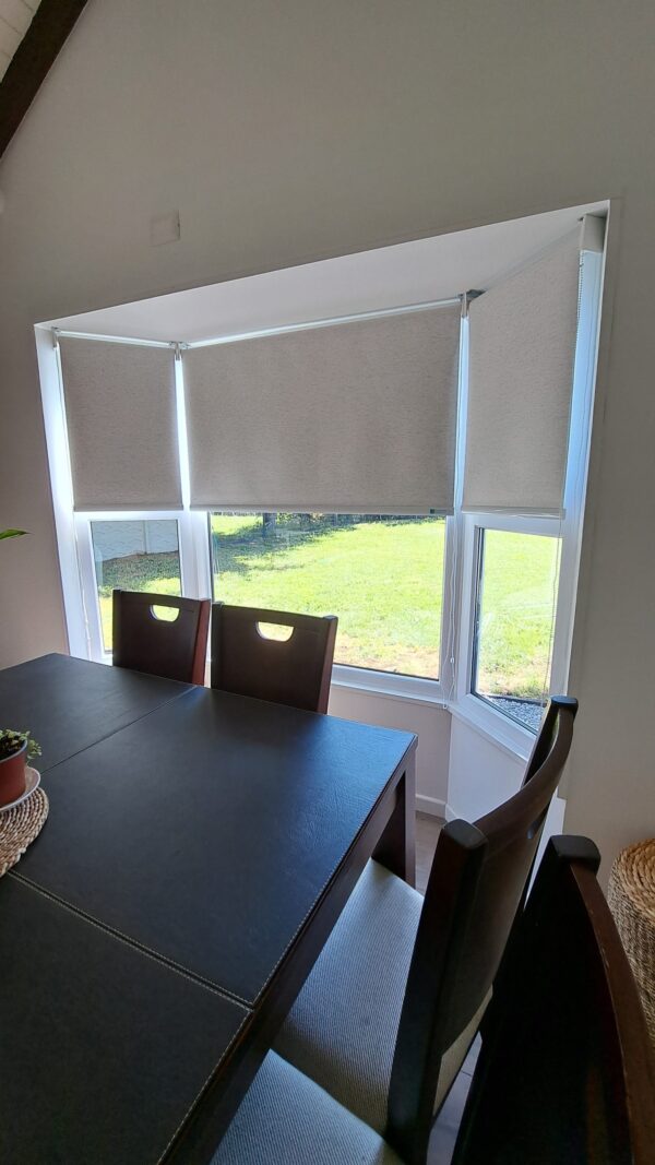 Roller Blackout Natura En Bow Window