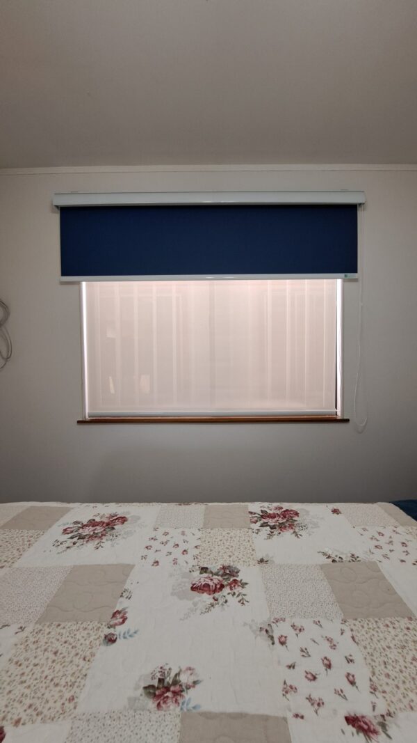 Roller Doble - Blackout Azul y Screen Blanco 5% Con Cenefa