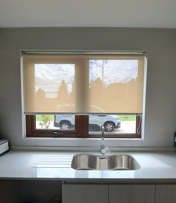 Roller Screen Beige 5%