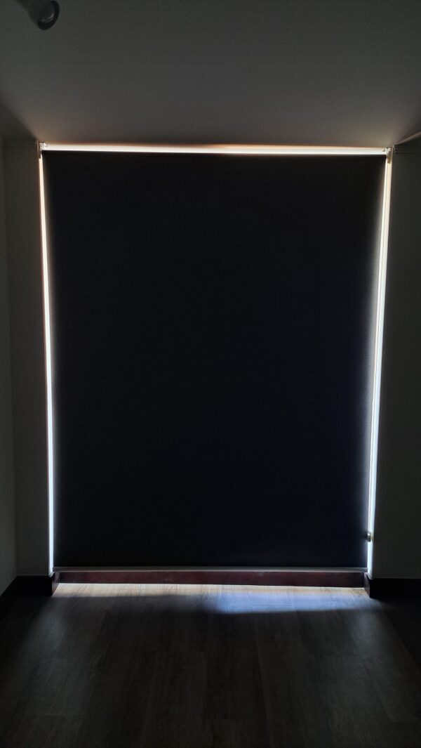 Roller Blackout Gris Oscuro - Imagen 2