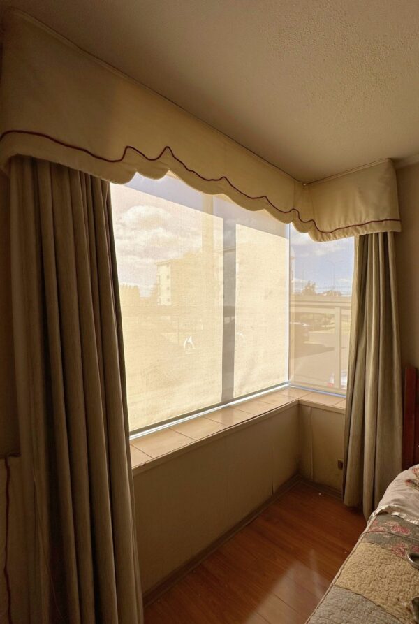 Roller Screen Beige 5% + Cortinas