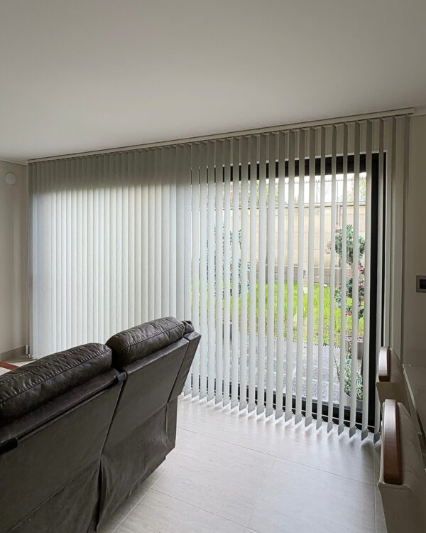 Cortinas Vertical Rustica Gris - Imagen 2