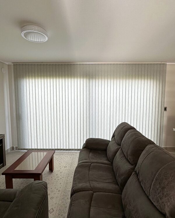 Cortinas Vertical Rustica Gris - Imagen 3