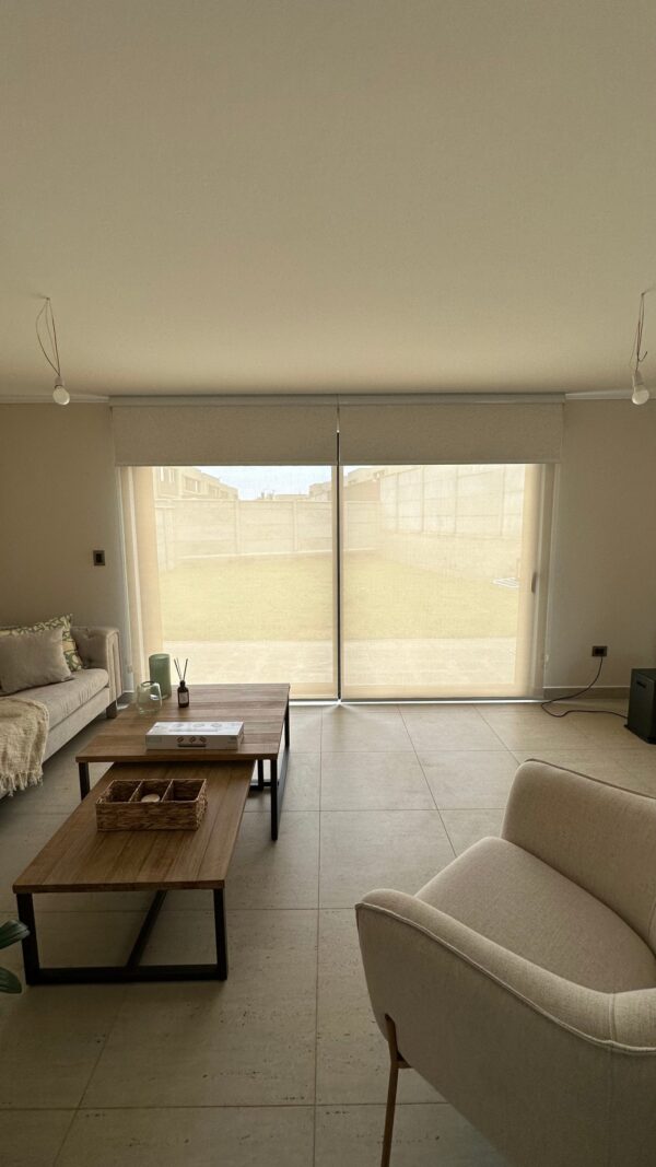 Roller Doble – Blackout Natura + Screen Beige 5% Con Cenefa - Imagen 3