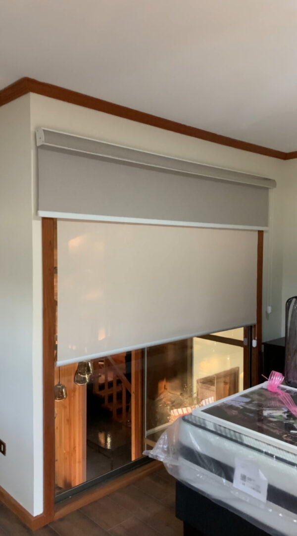 Roller Doble – Blackout Beige + Screen Beige 5% Con Cenefa Personalizada - Imagen 4