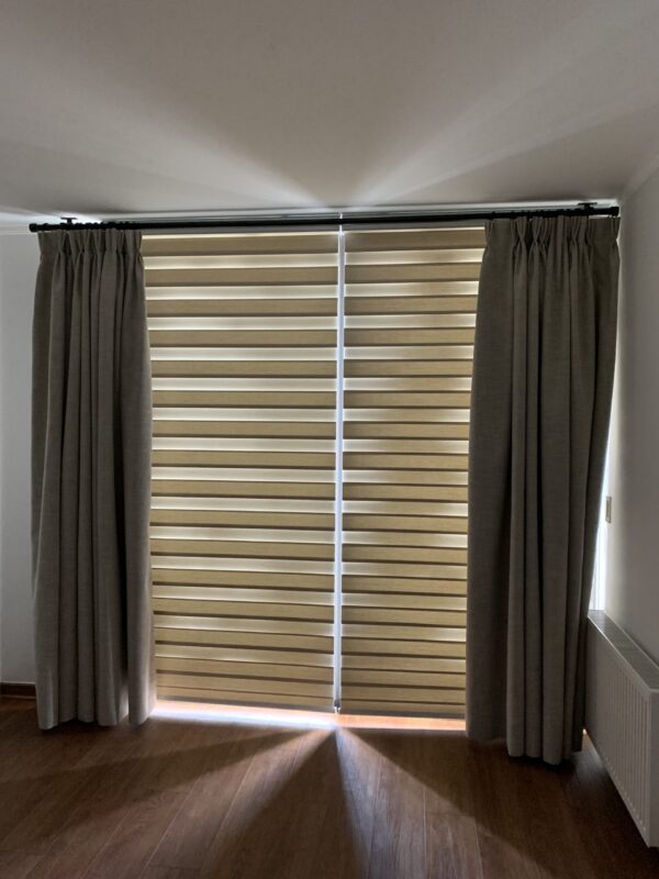 Roller Duo Blackout Luxor Cream Con Cortina Blackout - Imagen 2
