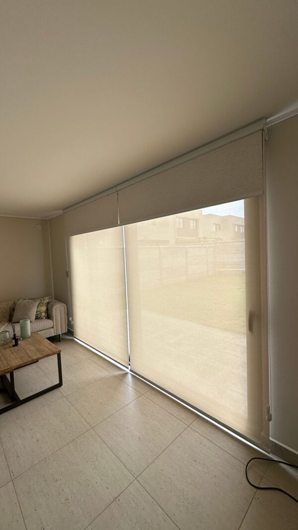 Roller Doble – Blackout Natura + Screen Beige 5% Con Cenefa - Imagen 2