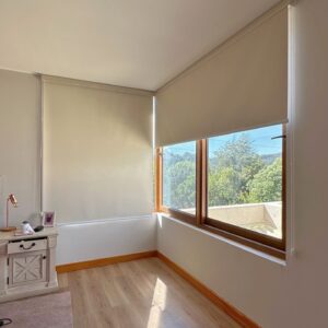 Roller Blackout Beige Con Cenefa Personalizada